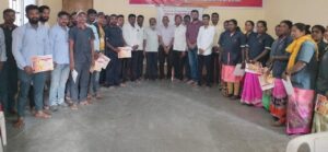 संत गाडगेबाबा यांची जयंती निमित्त सर्व सफाई कर्मचाऱ्यांना गाडगेबाबांचे स्वच्छता दूत म्हणून सन्मानित केले.